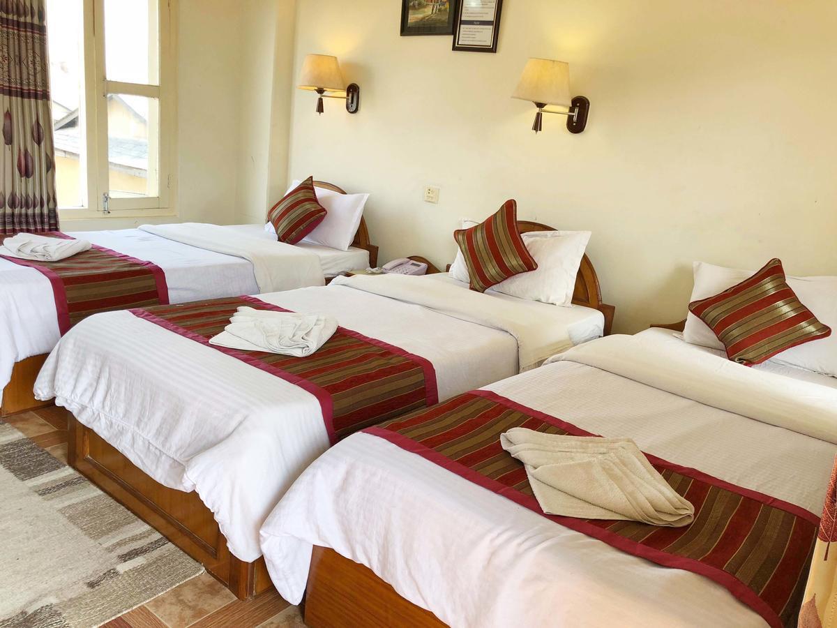 Hotel Grand Holiday Покхара Екстер'єр фото