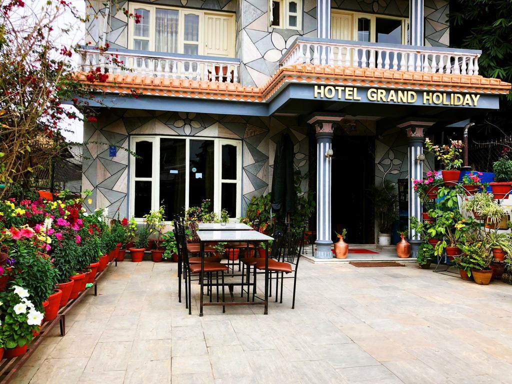 Hotel Grand Holiday Покхара Екстер'єр фото