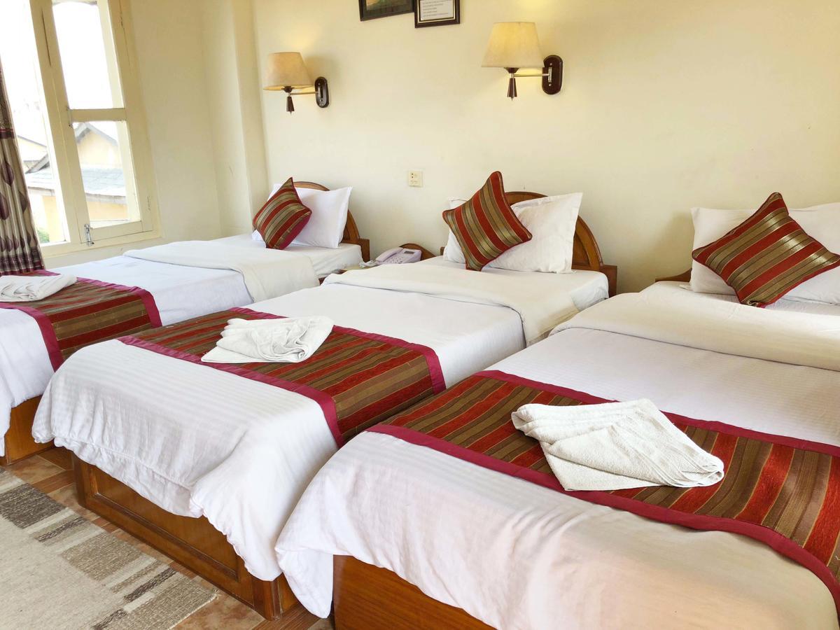 Hotel Grand Holiday Покхара Екстер'єр фото