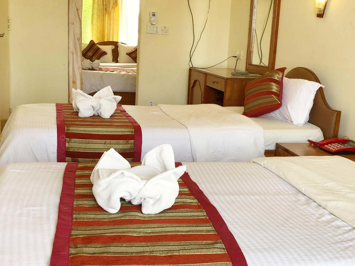 Hotel Grand Holiday Покхара Екстер'єр фото