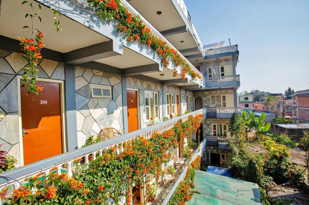 Hotel Grand Holiday Покхара Екстер'єр фото