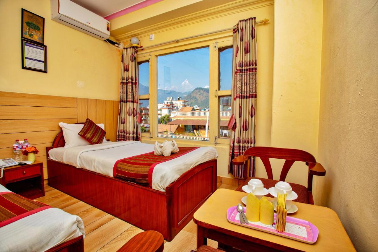 Hotel Grand Holiday Покхара Екстер'єр фото