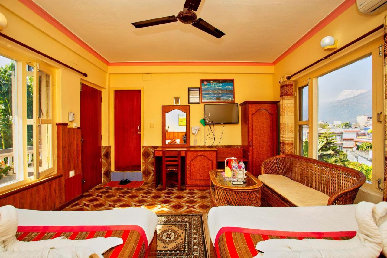 Hotel Grand Holiday Покхара Екстер'єр фото