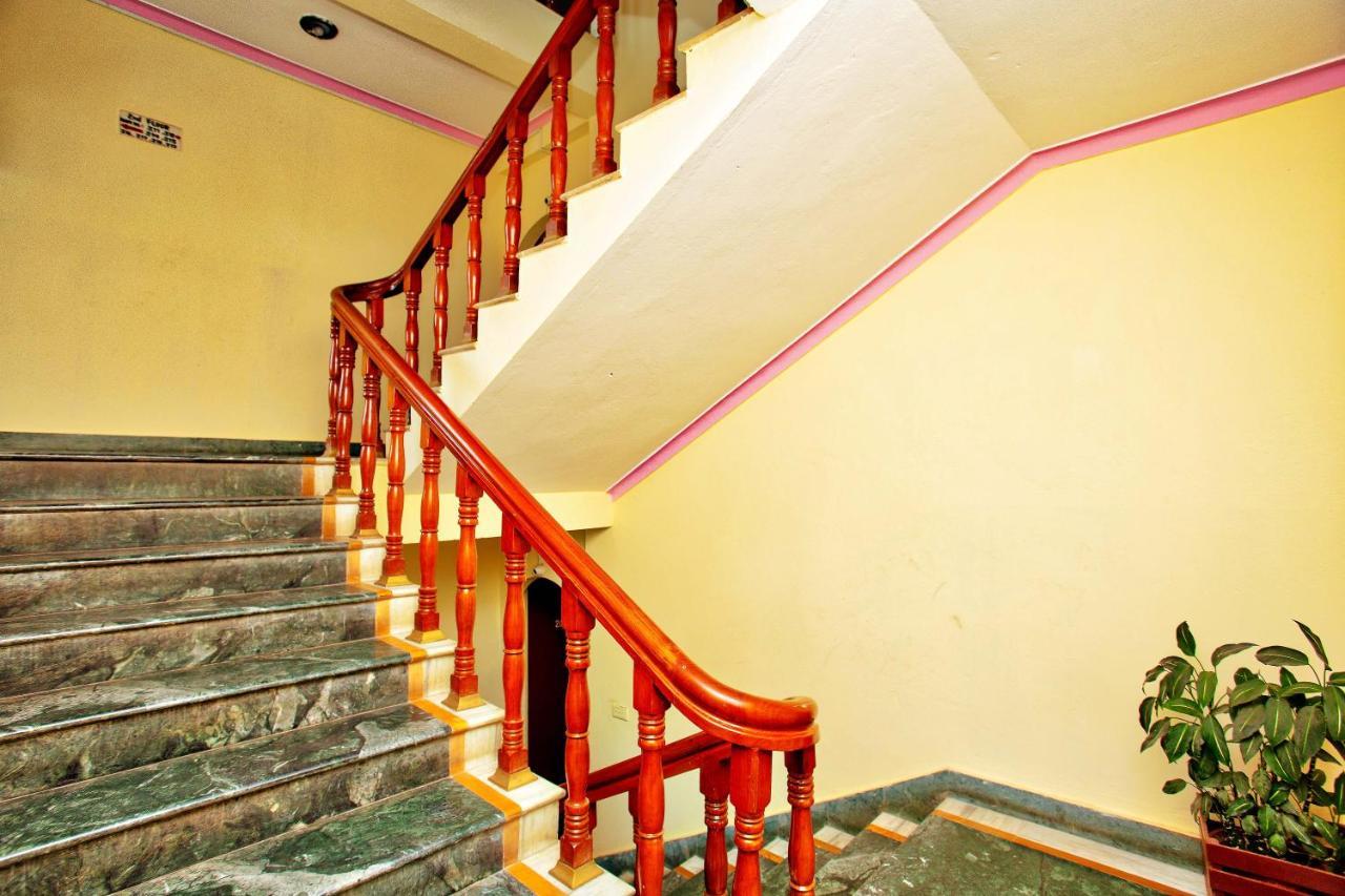 Hotel Grand Holiday Покхара Екстер'єр фото