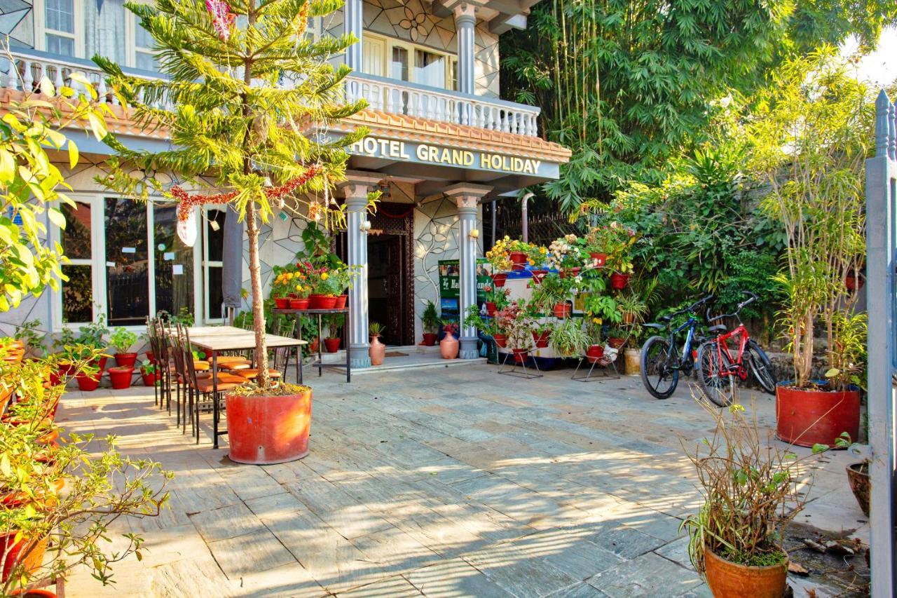Hotel Grand Holiday Покхара Екстер'єр фото