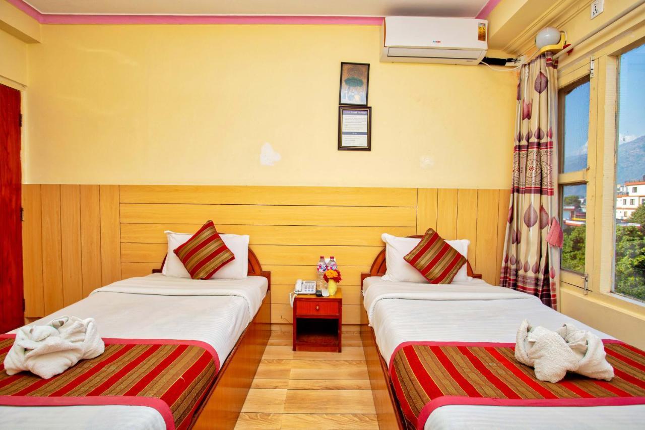 Hotel Grand Holiday Покхара Екстер'єр фото