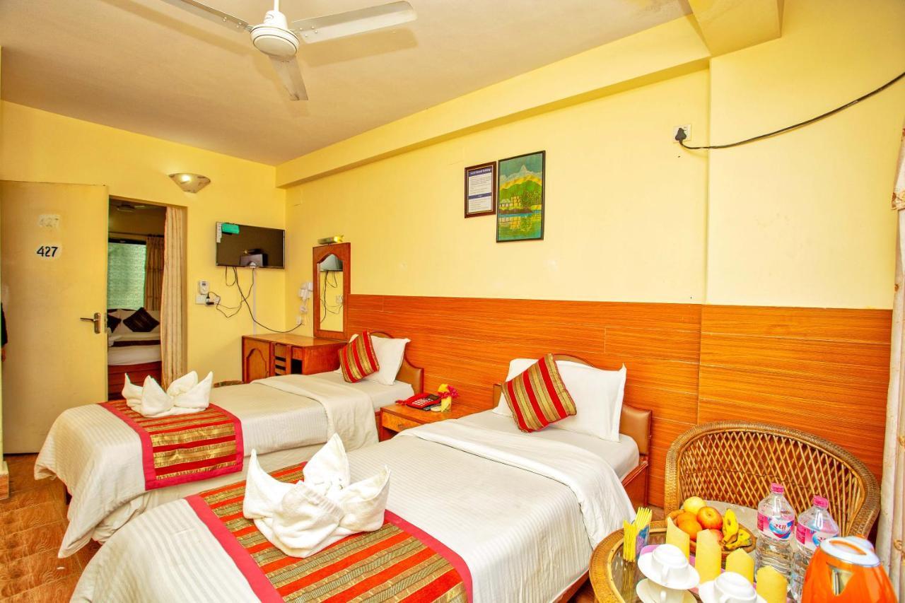 Hotel Grand Holiday Покхара Екстер'єр фото