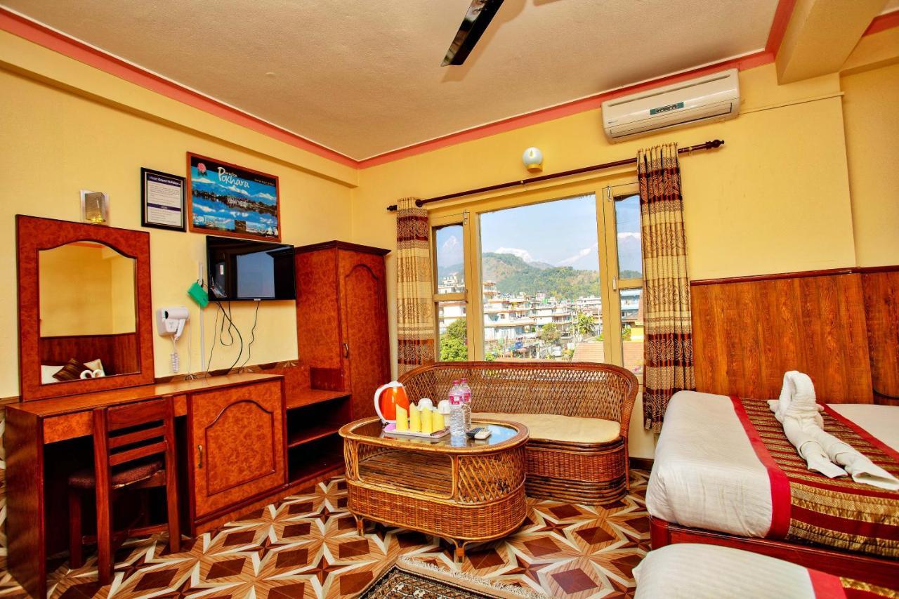 Hotel Grand Holiday Покхара Екстер'єр фото