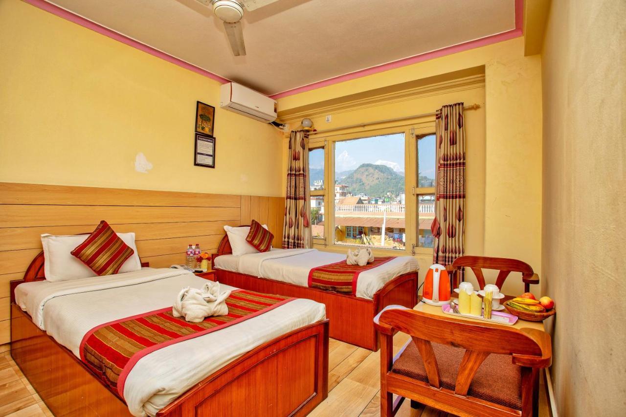 Hotel Grand Holiday Покхара Екстер'єр фото